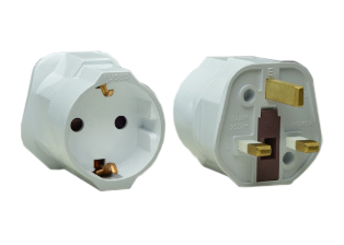 SCHUKO PLUG ADAPTER. CONNECTS EUROPEAN SCHUKO GERMAN, FRENCH CEE 7/7, CEE 7/4 16A-250V GROUNDING (EARTH) TYPE PLUGS WITH "UNIVERSAL" MULTI-CONFIGURATION POWER STRIP SOCKETS. WHITE.  

<br><font color="yellow">Notes: </font> 
<br><font color="yellow">*</font> Rated 13 Ampere 250 Volt (3250W), fused 13A, shuttered contacts, 2 pole-3 wire grounding (2P+E). 