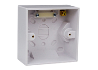 EUROPEAN, INTERNATIONAL, UK, BRITISH, UNITED KINGDOM SURFACE MOUNT ONE GANG WALL BOX, GROUNDING TERMINAL, OVERALL BOX HEIGHT (44mm), INTERNAL BOX DEPTH <br><font color="yellow">(40mm DEEP)</font>. WHITE. 

<br><font color="yellow">Notes: </font> 
<BR><font color="yellow">*</font> Accepts 86mmX86mm size Sockets, Outlets, Switches, Devices with 60mm (60.3mm) mounting centers.
<br><font color="yellow">*</font> Verify mating product(s) depth dimension for compatibility with # 72360 wall box.
<br><font color="yellow">*</font> Wall box accepts # 72300-S-10MA, 72215, 72220, 72220-DP, 73110, 73110-S, 73110-SS, 73310, 74615, 74715, 77110, 70114, 71114, 71114-NS outlets & # 72225, 72235 switches.
<br><font color="yellow">*</font> Surface mount modular device wall boxes available, view part # 79235X45, # 79230X45 series.
<br><font color="yellow">*</font> British, United Kingdom plugs, power cords, outlets, power strips, GFCI-RCD receptacles, sockets, connectors, extension cords, plug adapters listed below in related products. Scroll down to view.

 