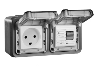 DENMARK, DANISH 13 AMPERE-230 VOLT GFCI (RCBO/RCD) TYPE K OUTLET (DE1-13R), 50/60 Hz, 10mA TRIP, 2 POLE-3 WIRE GROUNDING, IP55 RATED WEATHERPROOF BOX AND COVER, (GLAND TYPE CABLE ENTRY), HORIZONTAL SURFACE MOUNT. GRAY.

