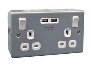 BRITISH, UNITED KINGDOM 13 AMPERE-250 VOLT DUPLEX OUTLET (UK1-13R, <font color="yellow"> TWO USB PORTS 3.1A 5V, </font> SINGLE POLE ON/OFF SWITCHES, BS 1363A TYPE G SOCKETS, SHUTTERED CONTACTS, 2 POLE-3 WIRE GROUNDING (2P+E), STEEL BOX & COVER, SURFACE MOUNT. GRAY. 

<br><font color="yellow">Notes: </font> 
<br><font color="yellow">*</font> On/Off switches control outlets.
<br><font color="yellow">*</font> Suitable for charging iPads, iPhones, tablets, mobiles, cameras and more.
<br><font color="yellow">*</font> British, UK, plugs, power cords, sockets, GFCI-RCD outlets listed below in related products. Scroll down to view.


 