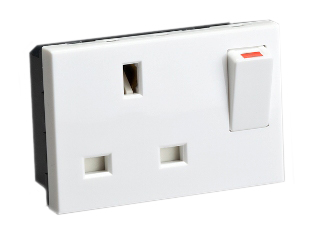 UK, BRITISH, UNITED KINGDOM, SINGAPORE 13 AMPERE-250 VOLT 67.5mmX45mm MODULAR SIZE OUTLET (UK1-13R), BS 1363A TYPE G SOCKET, SHUTTERED CONTACTS, SINGLE POLE ON/OFF SWITCH CONTROLS OUTLET, 2 POLE-3 WIRE GROUNDING (2P+E). WHITE.

<br><font color="yellow">Notes: </font> 
<br><font color="yellow">*</font> Mounts on American 2X4 wall boxes, requires frame # 79170X45-N & # 79180X45-N wall plate (White, SS). 
<br> <font color="yellow">*</font> Mounts on American 4X4 wall boxes, requires frame # 79210X45-N & # 79220X45-N wall plate (White, SS) & blank 79590X45.
<br><font color="yellow">*</font> Mounts on European wall boxes (121mm on center), requires frame # 730093X45.
<br><font color="yellow">*</font> Surface mount Insulated wall boxes # 680603X45 series. Surface mount Metal wall boxes # 79280X45 series.
<br><font color="yellow">*</font> Surface mount weatherproof, IP66 rated. Requires frame # 730093X45 & # 74792X45 wall box.
<br><font color="yellow">*</font> Complete range of modular devices and mounting component options. <a href="https://www.internationalconfig.com/modular_electrical_devices.asp" style="text-decoration: none">Modular Devices Link</a>
 <br><font color="yellow">*</font> Wall plates, boxes, outlets, switches, modular GFCI/RCD and circuit breakers are listed below. Scroll down to view.