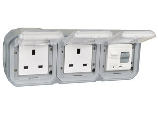 BRITISH, UNITED KINGDOM BS 1363, SAUDIA ARABIA SASO 2203 13 AMPERE-230 VOLT <font color="yellow">GFCI RCBO/RCD</font> DUPLEX OUTLET, TYPE G (UK1-13R, SA1-13R), 50/60 Hz, <font color="yellow"> 10mA TRIP</font>, SHUTTERED CONTACTS, WEATHERPROOF, IP55 RATED, HORIZONTAL SURFACE MOUNT WALL BOX, GLAND TYPE CABLE ENTRY, CLEAR LIFT LID COVERS, 2 POLE-3 WIRE GROUNDING (2P+E). GRAY.    <BR><font color="yellow">Notes:</font>  
<BR><font color="yellow">*</font> View technical data drawing for installation and connection components. 
<BR><font color="yellow">*</font> Downstream outlets can be protected. Use on single phase 230 volt circuits only.  <BR><font color="yellow">*</font> Latched RCD, No reset after power failure. RCBO (single pole + neutral) provides over current protection.  <BR><font color="yellow">*</font> Screw terminal torque = 0.08Nm. Operating temp. = -5C to +40C.   <BR><font color="yellow">*</font> Weatherproof IP66 rated outlets listed below. Scroll down to view.  <BR><font color="yellow">*</font> GFCI RCBO/RCD outlets are available for all countries. Contact us.  