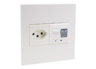 SWITZERLAND 10 AMPERE-230 VOLT GFCI (RCBO/RCD) OUTLET SEV 1011, T13 TYPE (SW1-10R), 50/60 Hz 10mA TRIP, 2 POLE-3 WIRE GROUNDING. FLUSH MOUNTS TO AMERICAN 2 GANG WALL BOXES. WHITE.