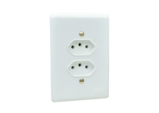BRAZIL 20 AMPERE-250 VOLT NBR 14136 TYPE N (BR3-20R) PANEL MOUNT DUPLEX POWER OUTLET, 2 POLE-3 WIRE GROUNDING (2P+E). WHITE. 

<br><font color="yellow">Notes: </font> 
<br><font color="yellow">*</font> Mounts on American 2x4 wall boxes or panel mount.
<br><font color="yellow">*</font> Accepts Brazil 10 Ampere, 20 Ampere type N NBR 14136 & South Africa 16 Ampere type N SANS 164-2 plugs / power cords. 
<br><font color="yellow">*</font> Terminals screw torque = 0.6Nm.